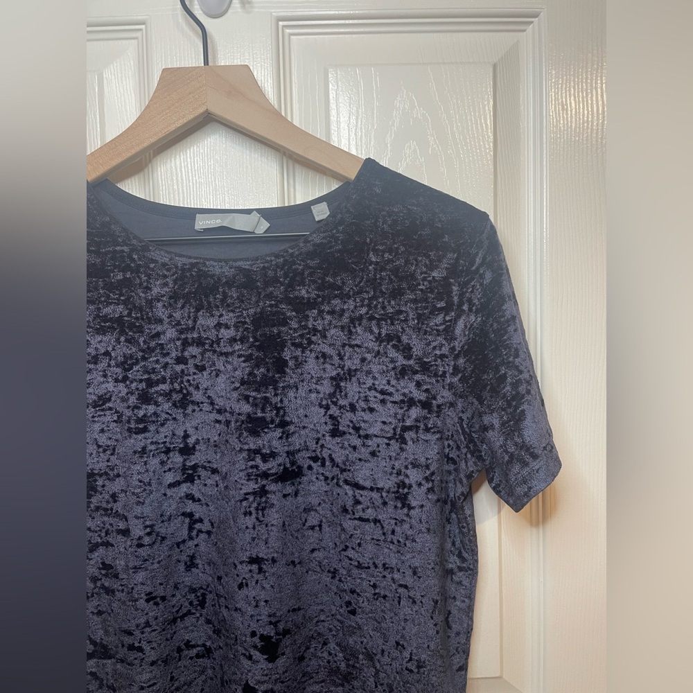 Vince Black Chic Velvet Top Size Medium - Picture 4 of 9